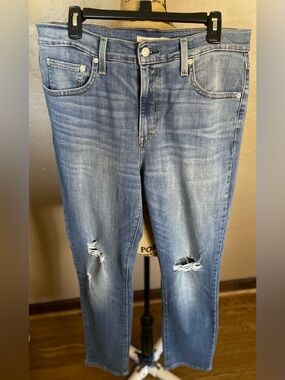 Levi's 724 high rise straight Jeans with distressed design Sz 32